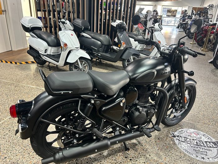2025 Royal Enfield CLASSIC 350 DARK STEALTH BLACK