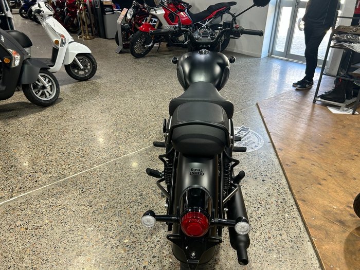 2025 Royal Enfield CLASSIC 350 DARK STEALTH BLACK