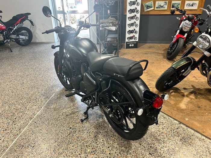 2025 Royal Enfield CLASSIC 350 DARK STEALTH BLACK