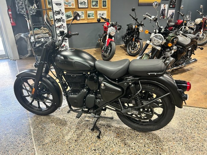 2025 Royal Enfield CLASSIC 350 DARK STEALTH BLACK