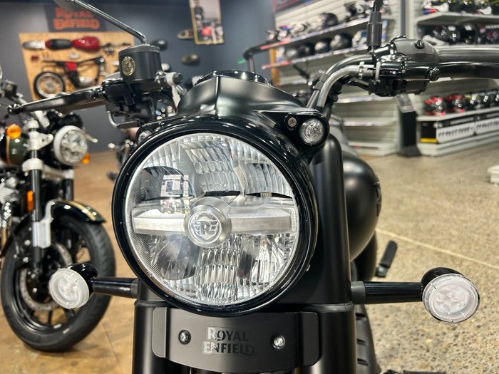 2025 Royal Enfield CLASSIC 350 DARK STEALTH BLACK