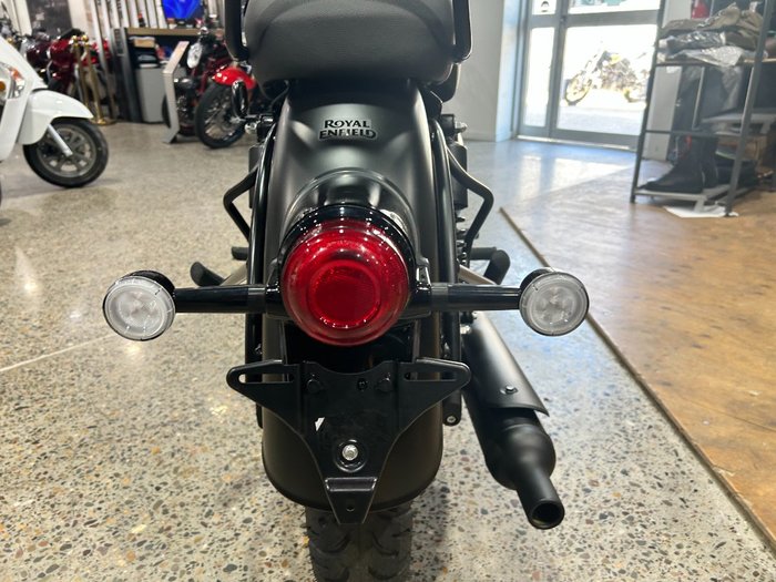 2025 Royal Enfield CLASSIC 350 DARK STEALTH BLACK