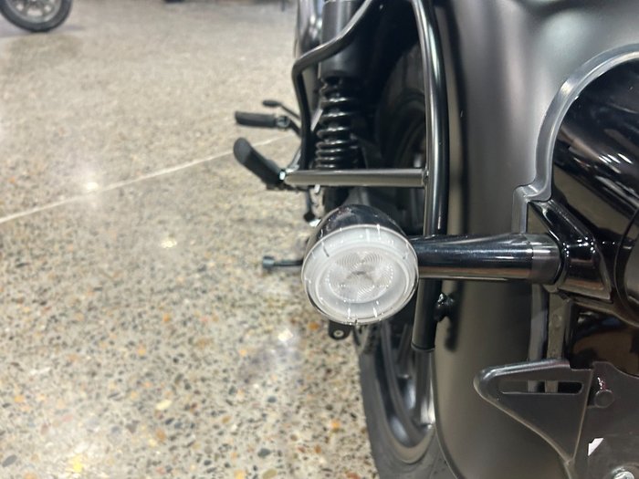 2025 Royal Enfield CLASSIC 350 DARK STEALTH BLACK