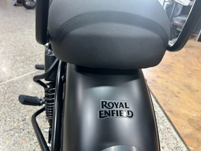 2025 Royal Enfield CLASSIC 350 DARK STEALTH BLACK