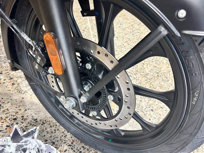 2025 Royal Enfield CLASSIC 350 DARK STEALTH BLACK