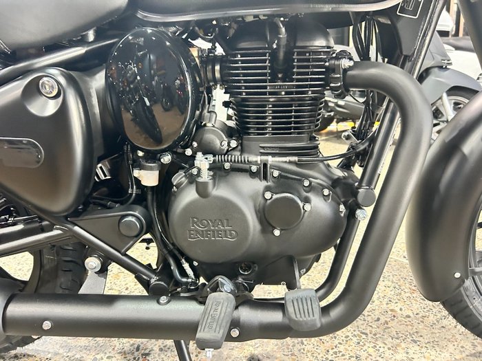 2025 Royal Enfield CLASSIC 350 DARK STEALTH BLACK