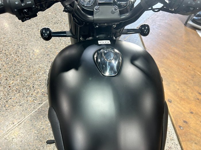 2025 Royal Enfield CLASSIC 350 DARK STEALTH BLACK