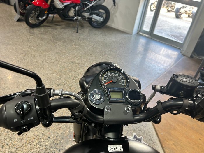 2025 Royal Enfield CLASSIC 350 DARK STEALTH BLACK