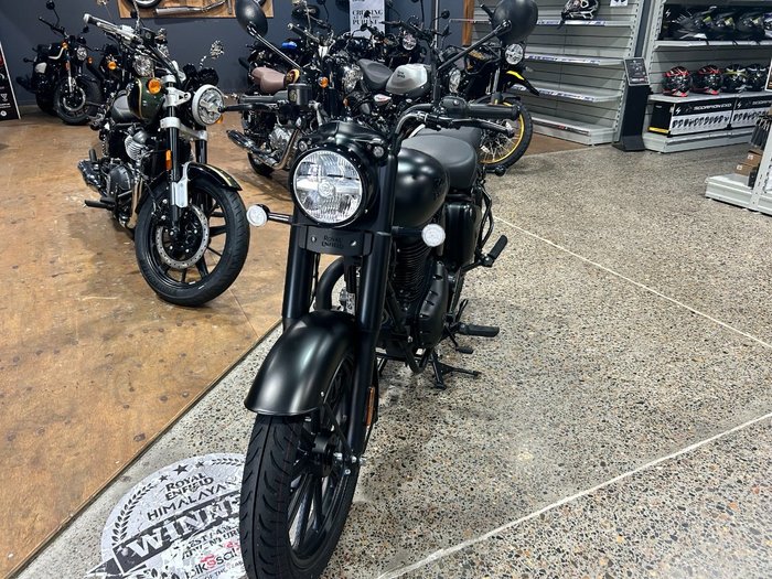 2025 Royal Enfield CLASSIC 350 DARK STEALTH BLACK