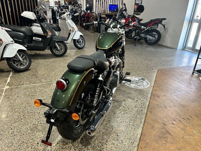 2025 Royal Enfield SUPER METEOR 650 Interstellar Green