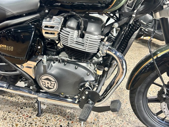 2025 Royal Enfield SUPER METEOR 650 Interstellar Green