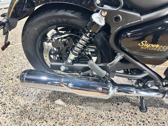 2025 Royal Enfield SUPER METEOR 650 Interstellar Green