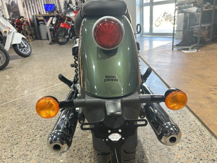 2025 Royal Enfield SUPER METEOR 650 Interstellar Green