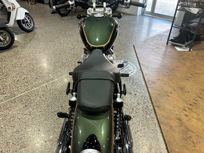 2025 Royal Enfield SUPER METEOR 650 Interstellar Green
