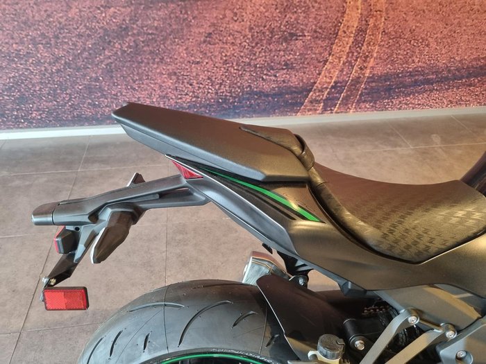 2025 Kawasaki Z1000 ABS Z Green