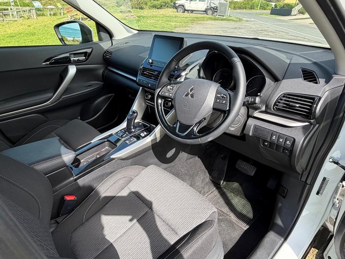 2024 Mitsubishi Eclipse Cross PHEV ES