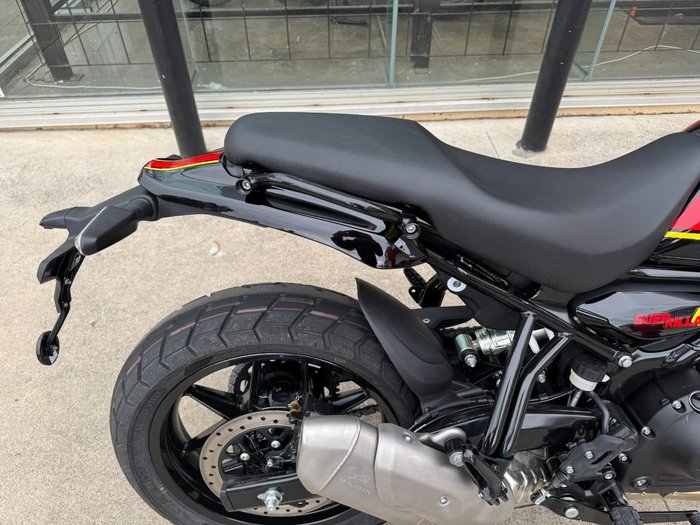 2025 Royal Enfield (see Also Enfiel GUERILLA 450