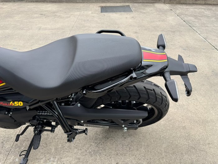 2025 Royal Enfield (see Also Enfiel GUERILLA 450