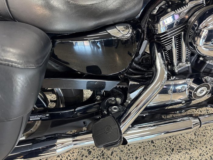 2014 Harley-Davidson SuperLow 1200T (XL1200T) Sportster Black