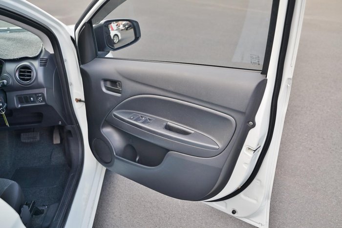 2016 Mitsubishi Mirage ES