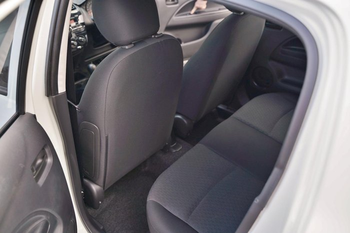 2016 Mitsubishi Mirage ES