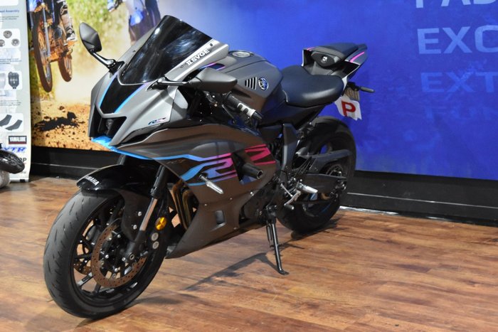 2024 Yamaha YZF-R7LA Grey