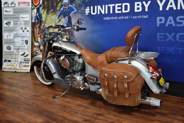 2016 Indian CHIEF CLASSIC Chrome / Silver