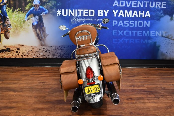 2016 Indian CHIEF CLASSIC Chrome / Silver