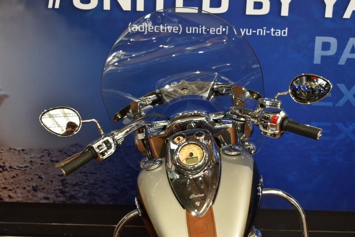 2016 Indian CHIEF CLASSIC Chrome / Silver