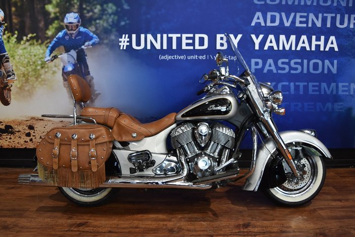 2016 Indian CHIEF CLASSIC Chrome / Silver