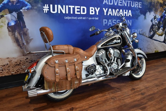 2016 Indian CHIEF CLASSIC Chrome / Silver