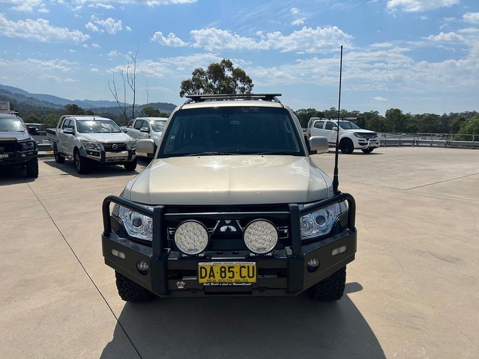 2013 Mitsubishi Pajero VR-X