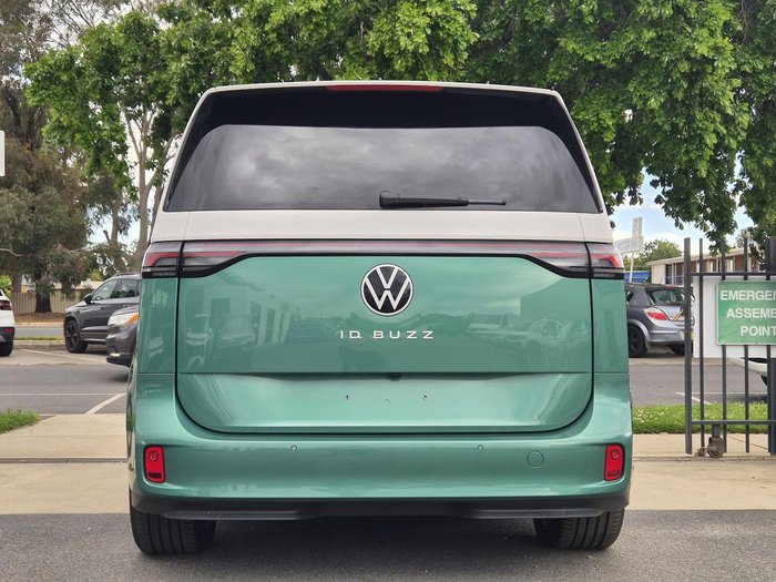 2024 Volkswagen ID. Buzz Pro BEV560