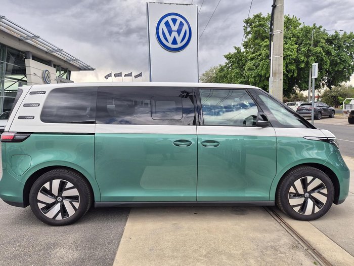 2024 Volkswagen ID. Buzz Pro BEV560