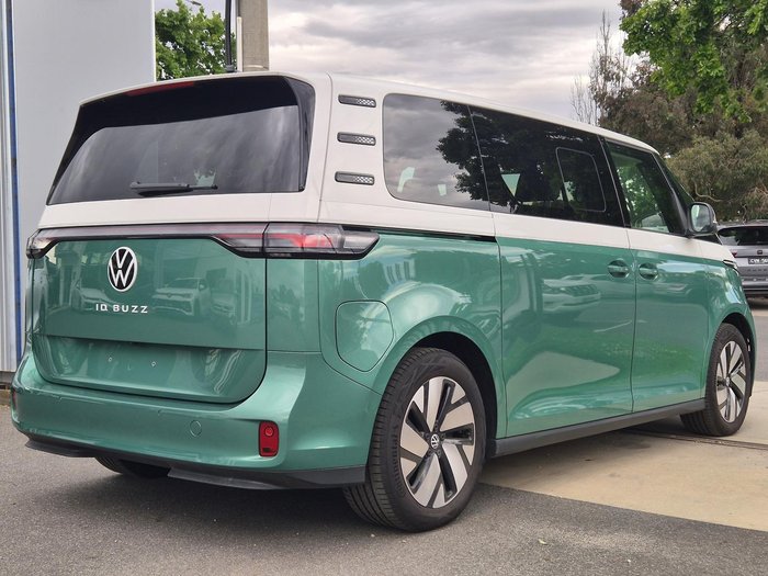 2024 Volkswagen ID. Buzz Pro BEV560