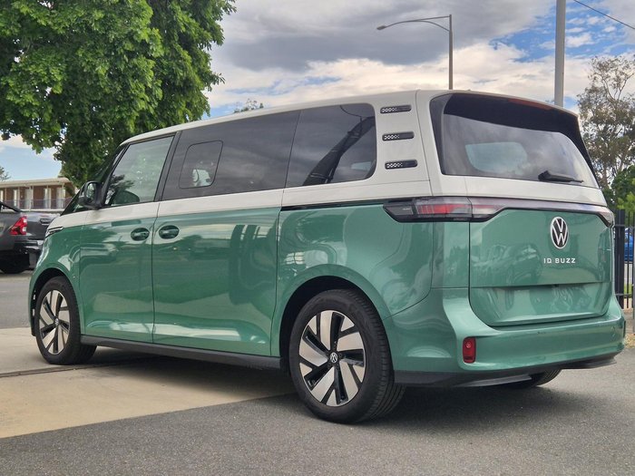 2024 Volkswagen ID. Buzz Pro BEV560