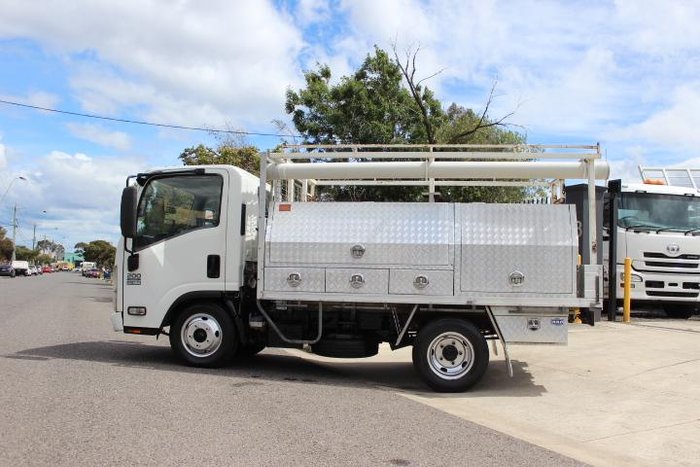 2014 Isuzu N Series NLR 200 WHITE