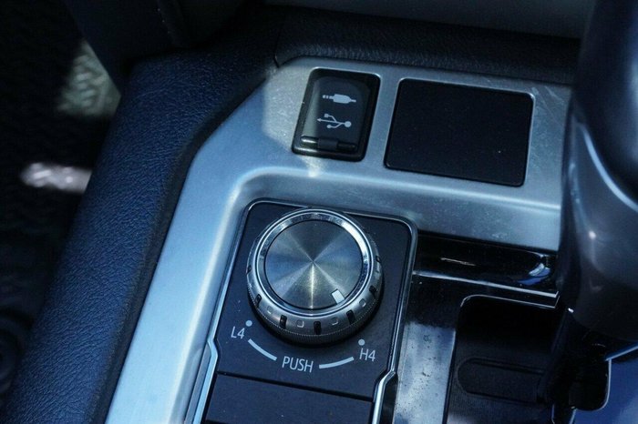 2020 Toyota Landcruiser VX