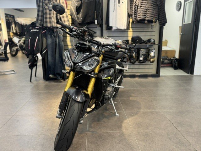 2025 Triumph SPEED TRIPLE 1200 RS YELLOW