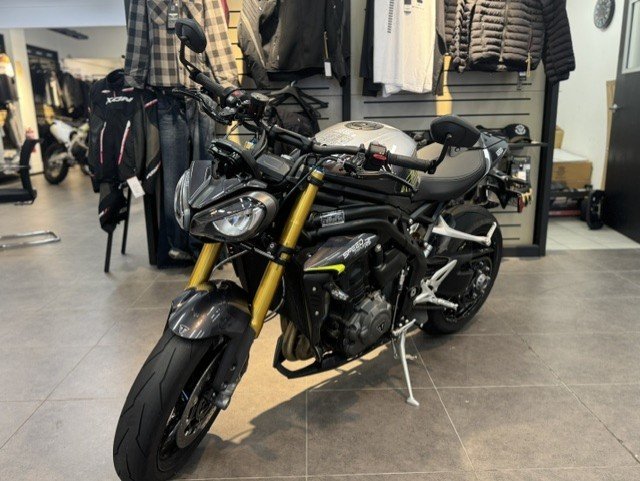 2025 Triumph SPEED TRIPLE 1200 RS YELLOW