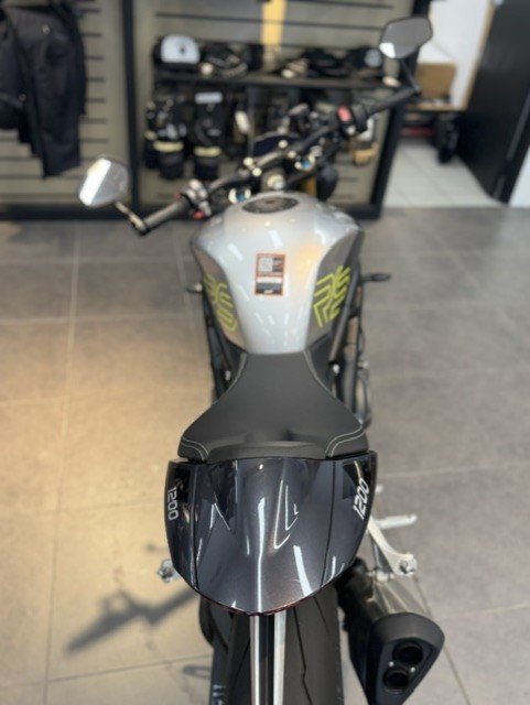 2025 Triumph SPEED TRIPLE 1200 RS YELLOW