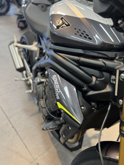 2025 Triumph SPEED TRIPLE 1200 RS YELLOW