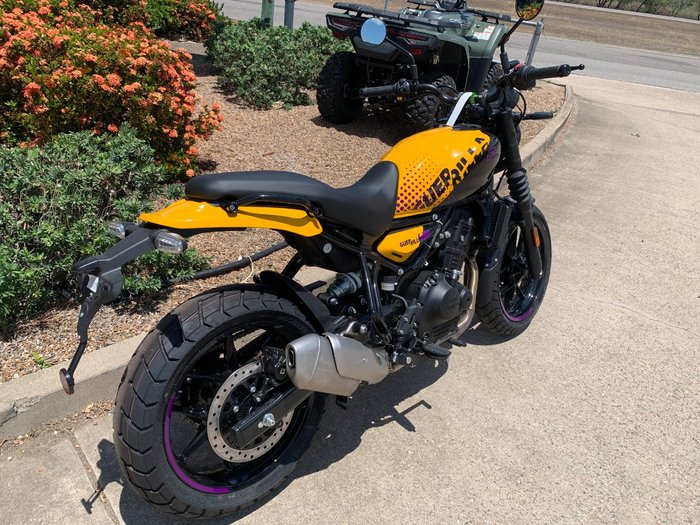 2025 Royal Enfield GUERILLA 450 Yellow