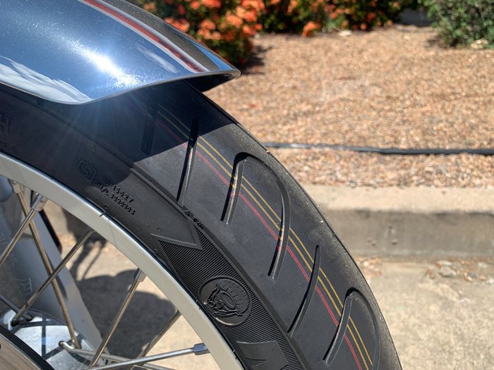 2025 Royal Enfield CLASSIC 650 Black