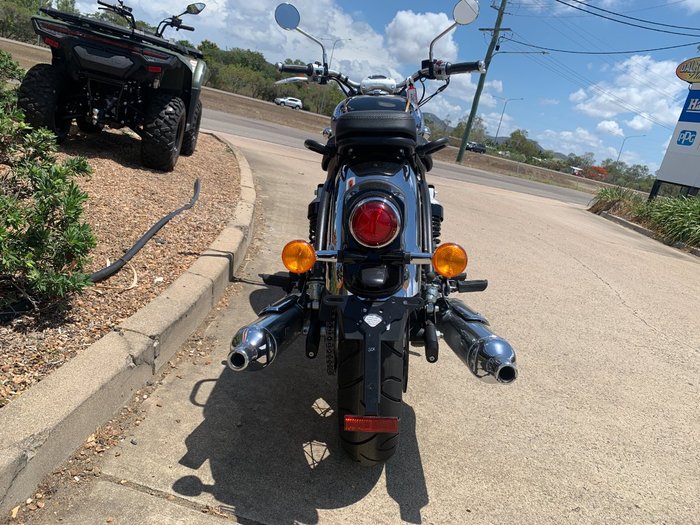 2025 Royal Enfield CLASSIC 650 Black