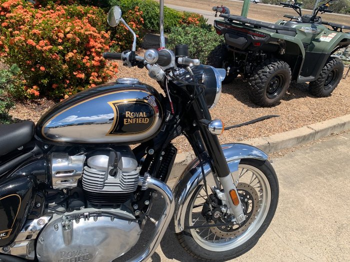2025 Royal Enfield CLASSIC 650 Black