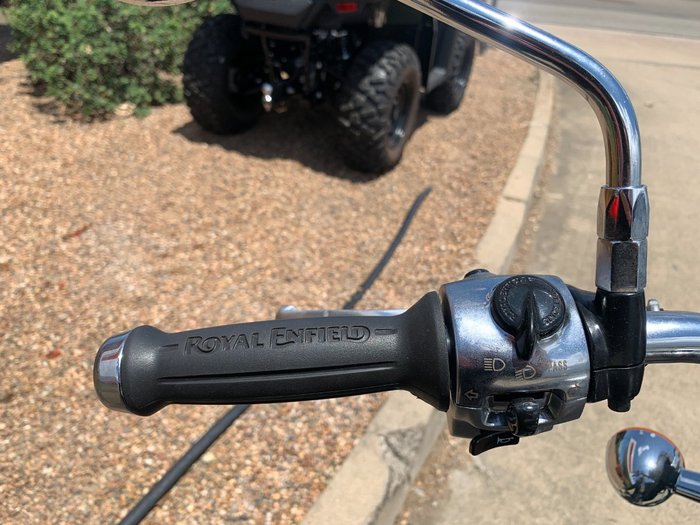 2025 Royal Enfield CLASSIC 650 Black