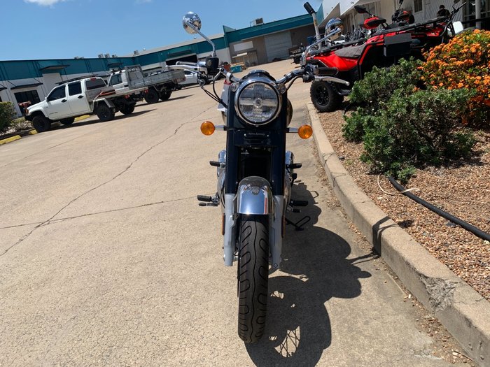 2025 Royal Enfield CLASSIC 650 Black