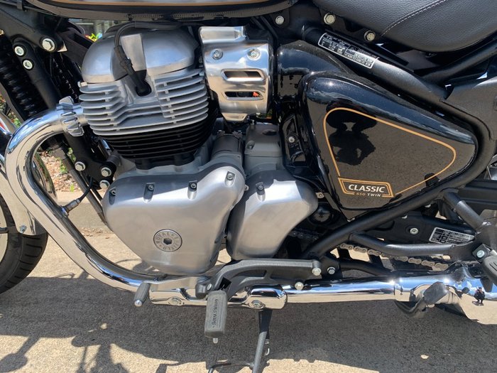 2025 Royal Enfield CLASSIC 650 Black