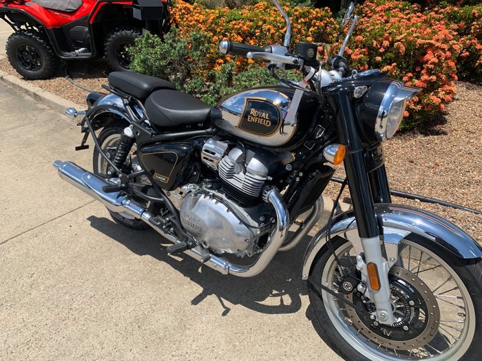 2025 Royal Enfield CLASSIC 650 Black